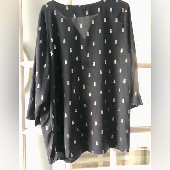 Navy Blue with Gold Pineapples Top by c&e, Size 2X - Picture 4 of 4